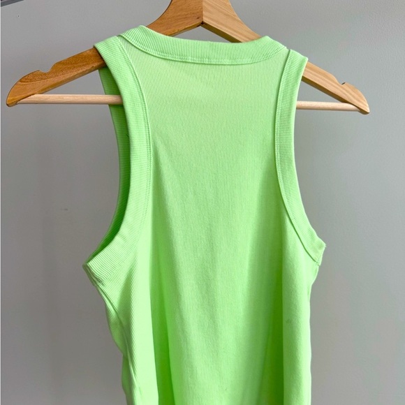 Old Navy Snug Crop Tank Top - Picture 4 of 4